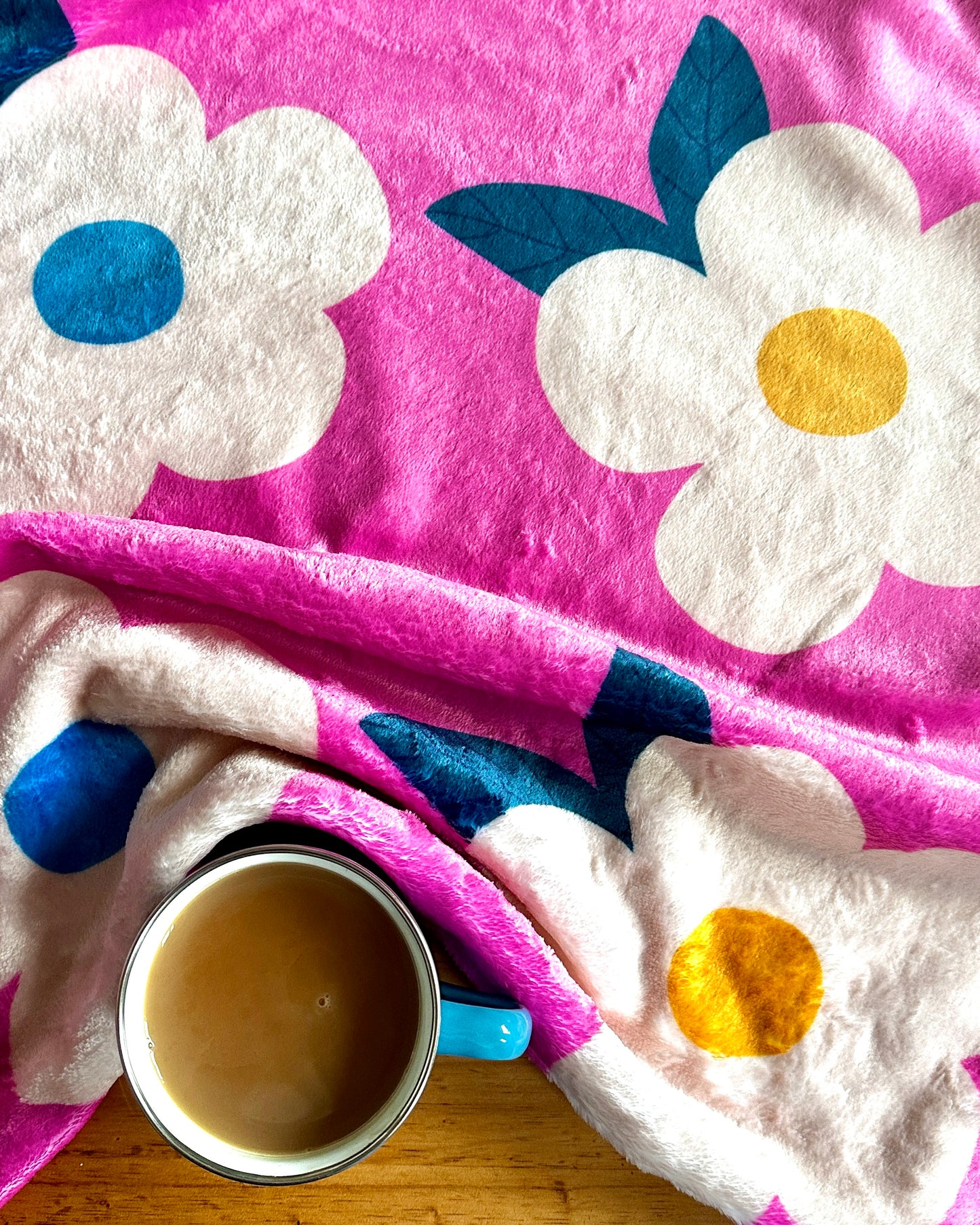 Retro Floral Rose Pink Large Ultra Plush Cuddle Soft Fleece Blanket/Throw