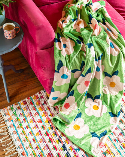 Retro Floral Meadow Green Large Ultra Plush Cuddle Soft Fleece Blanket/Throw
