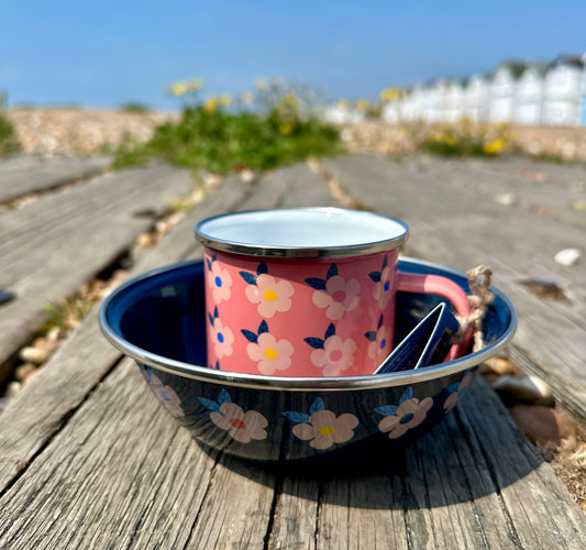 Enamel Bowl and Mug Set Retro Daisy Print