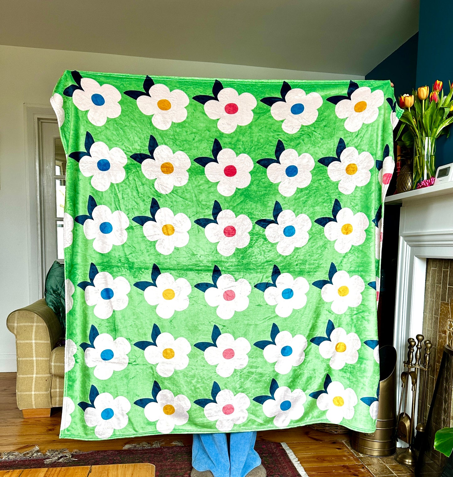Retro Floral Meadow Green Large Ultra Plush Cuddle Soft Fleece Blanket/Throw