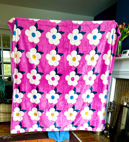 Retro Floral Rose Pink Large Ultra Plush Cuddle Soft Fleece Blanket/Throw