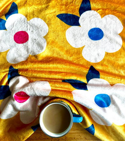 Grande couverture/jet en polaire rétro floral miel jaune moutarde - Emailhappy